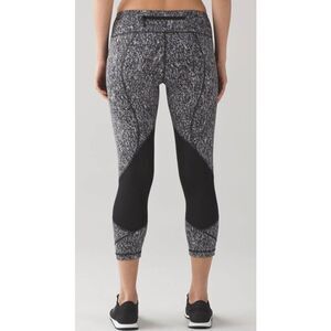 LULULEMON ATHLETICA Pace Rival Crop (19') Size 8